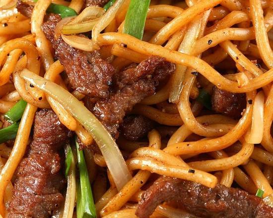 B12 Beef Fried Noodle 牛肉炒面